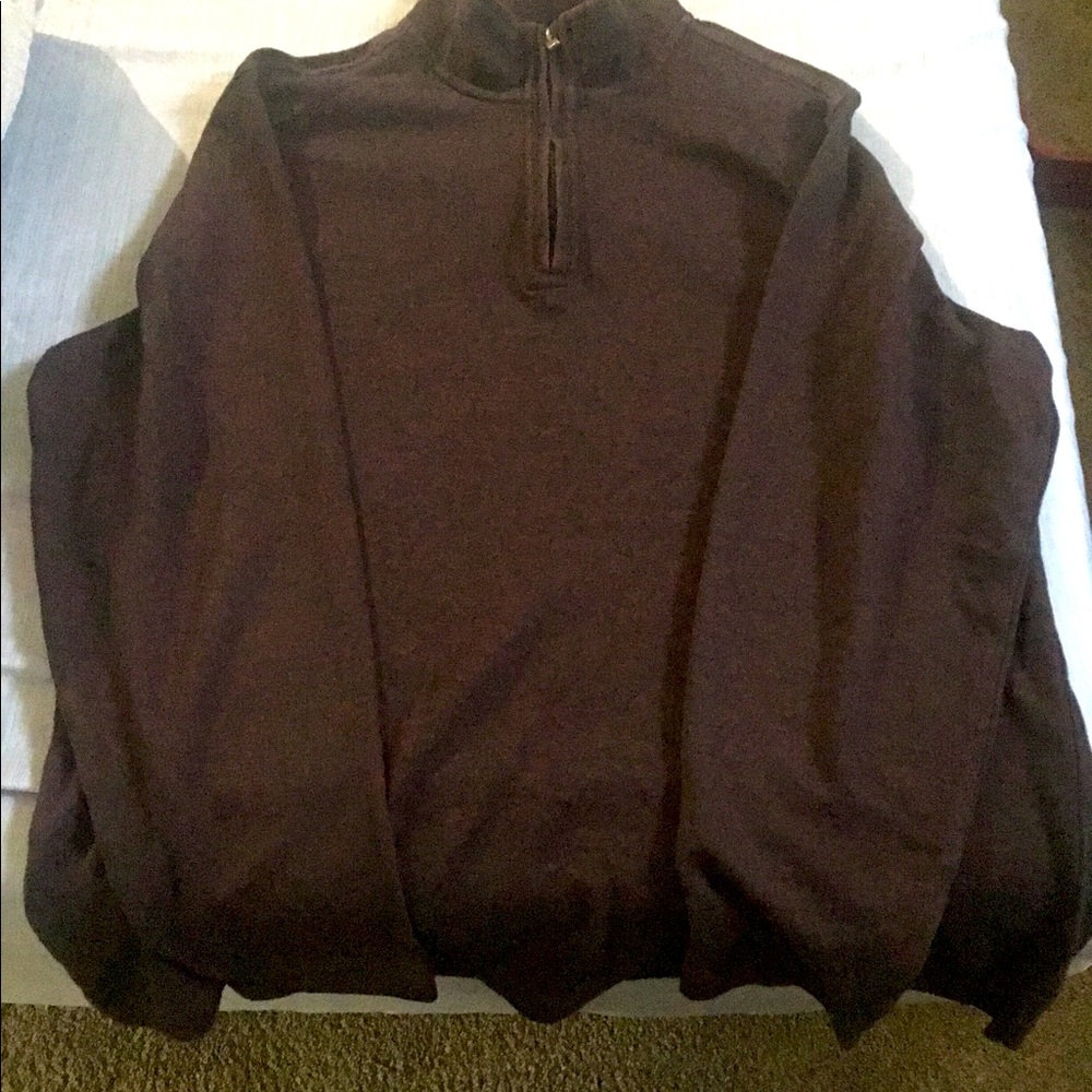 Men’s high neck burgundy sweater.